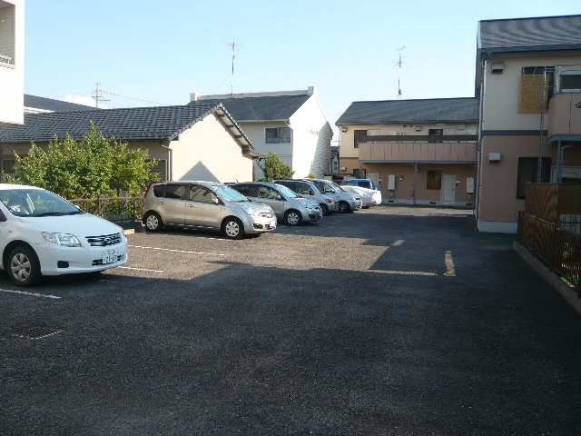 コンフォート黒田 2階 駐車場