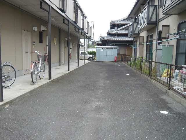敷地内