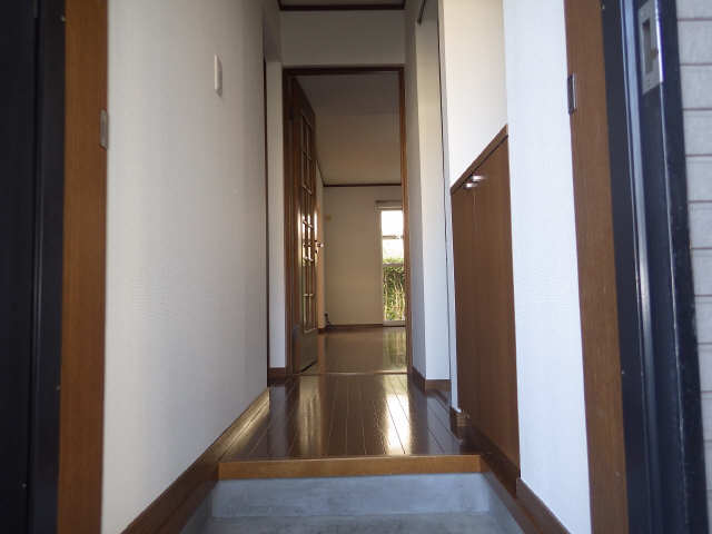 サーディアム妙興寺 1階 玄関