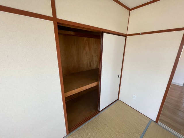 南和室収納