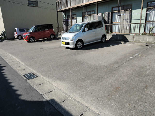 パインヒルズ木曽川Ｓ・Ｎ棟 1階 駐車場