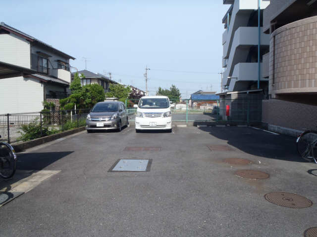 グランドールナカシマ 3階 駐車場