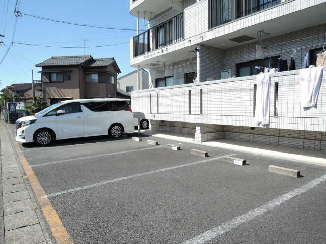 クローバー浅井 2階 駐車場