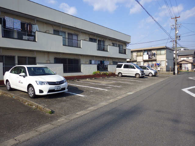 晴山コーポラス 1階 駐車場