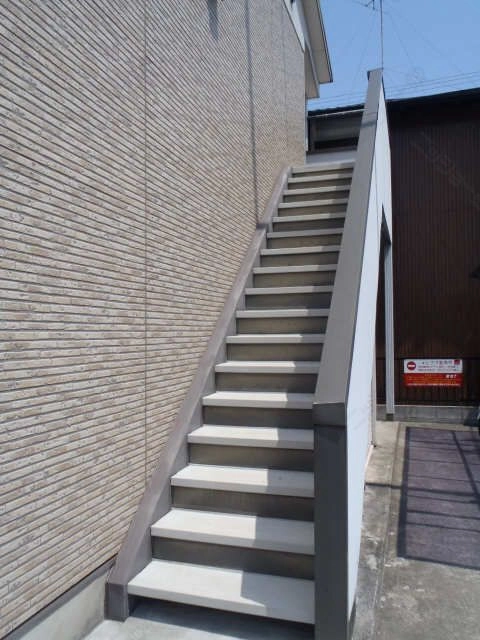 共用階段