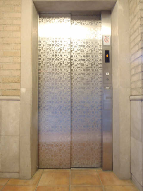 エバーウェル 2階 エレベーター