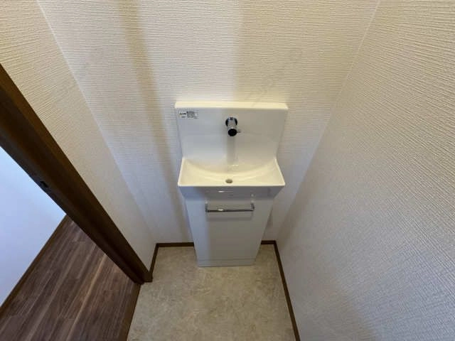 2階トイレ内洗面台