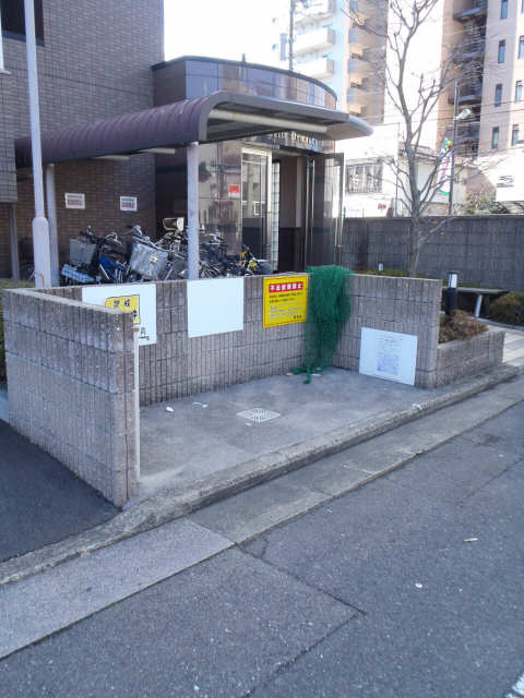 ごみ置き場