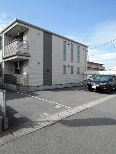 駐車場・西側