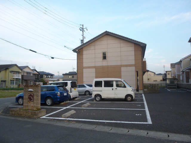 パークサイド南山  駐車場