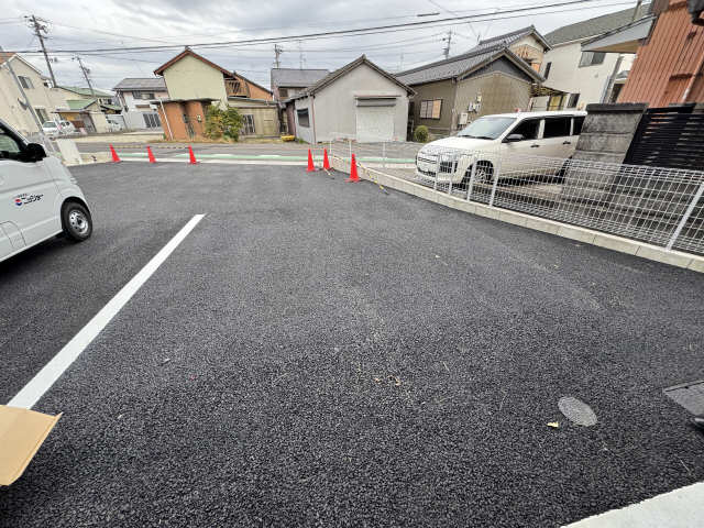 ガレージ前駐車場