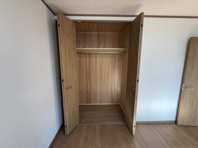 南西側洋室収納