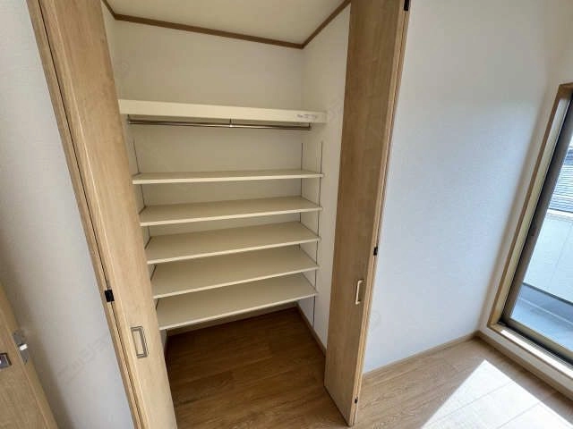 2F南西洋室収納