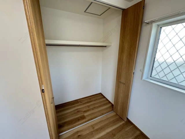 北東側洋室収納