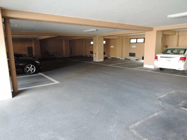 屋根付き駐車場