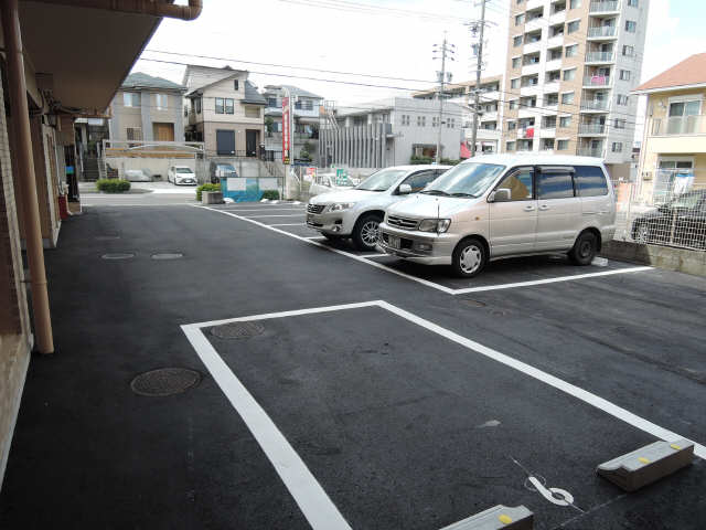 ゆたか台マンション 3階 駐車場