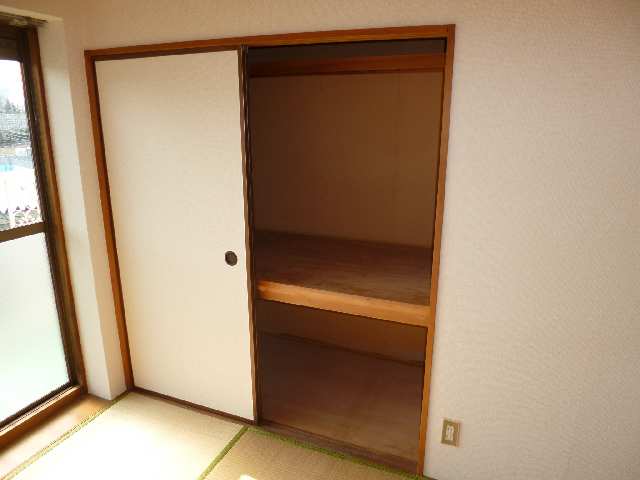 南和室収納