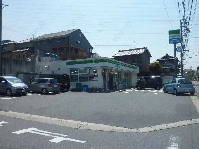 ファミリーマート歩12分