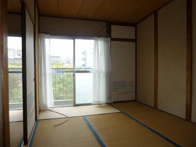 成田マンション 2階 リビング