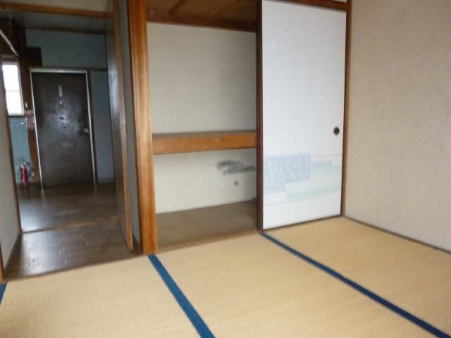 成田マンション 2階 室内