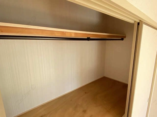 ハンガーパイプ付き