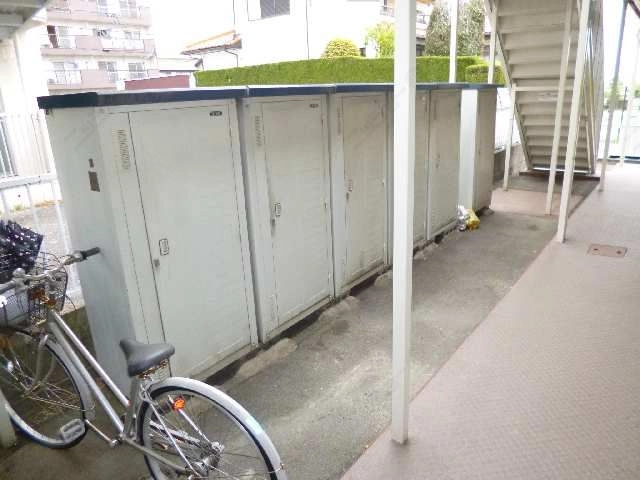 各戸物置付き