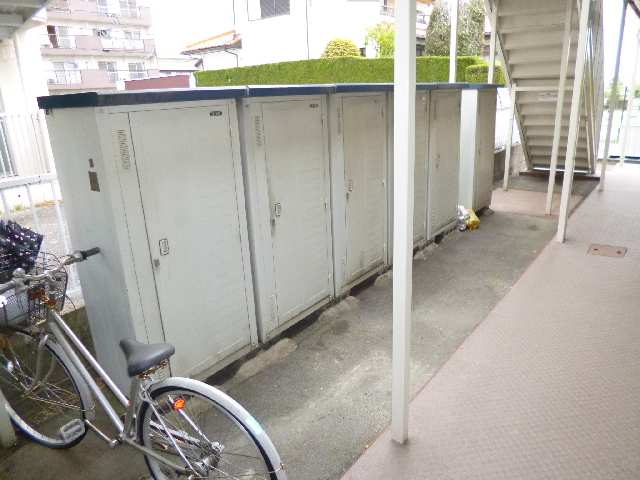 各戸物置付き