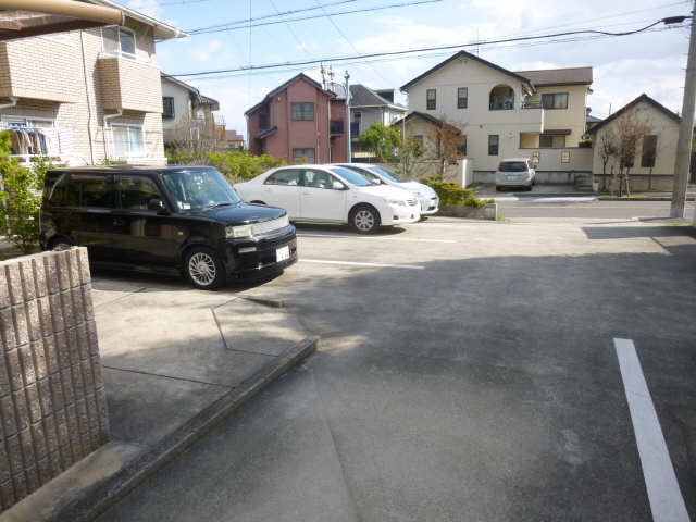 さつき館 2階 駐車場