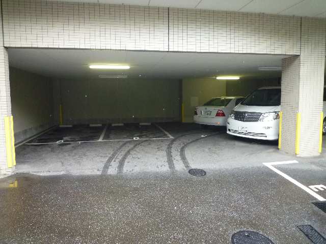 屋根付き駐車場