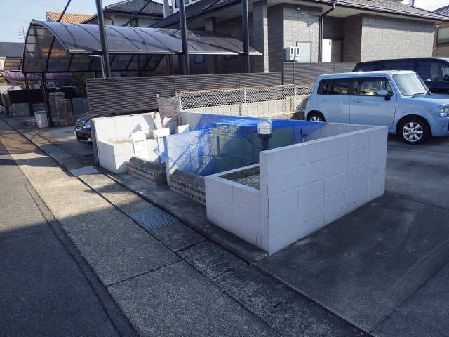ごみ置き場