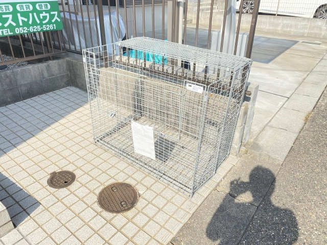 ごみ置き場
