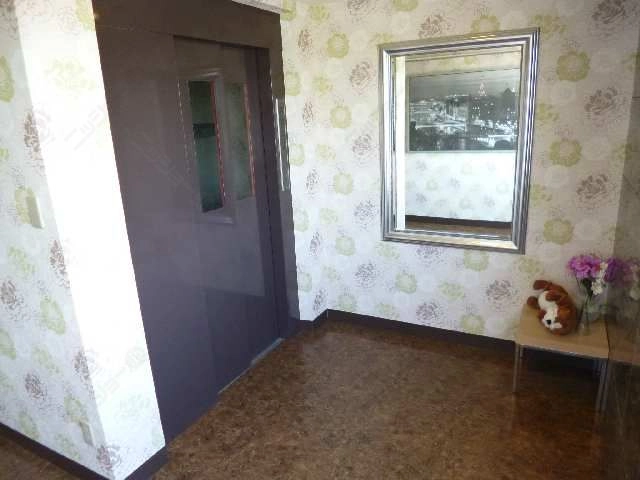 エレベーター前