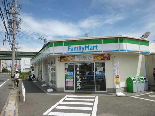 ファミリーマート徒歩２分
