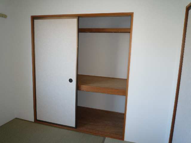 北側和室の押入