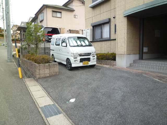 ヴィヴァルディ大高Ⅰ 1階 駐車場