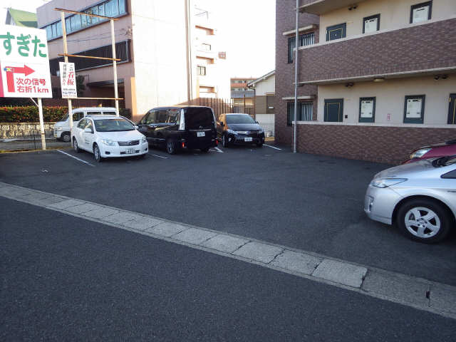 エポック三丁山 4階 駐車場