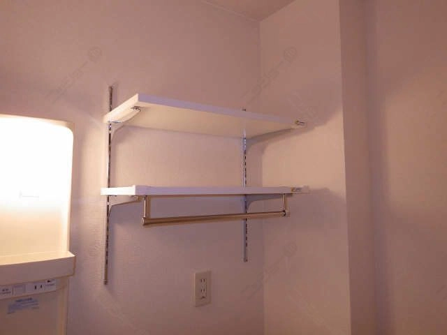 洗濯機上可動棚