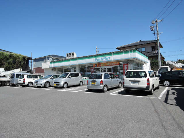 ファミリマート歩５分