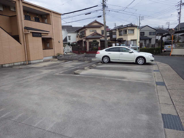 クランベリープラザ 2階 駐車場