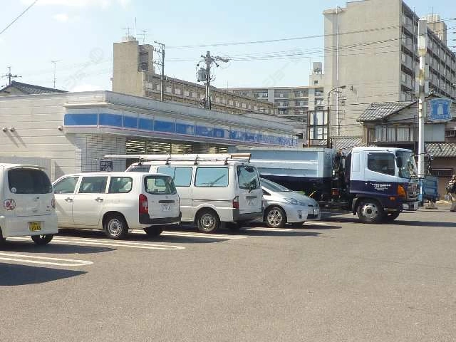 コンビニ歩4分