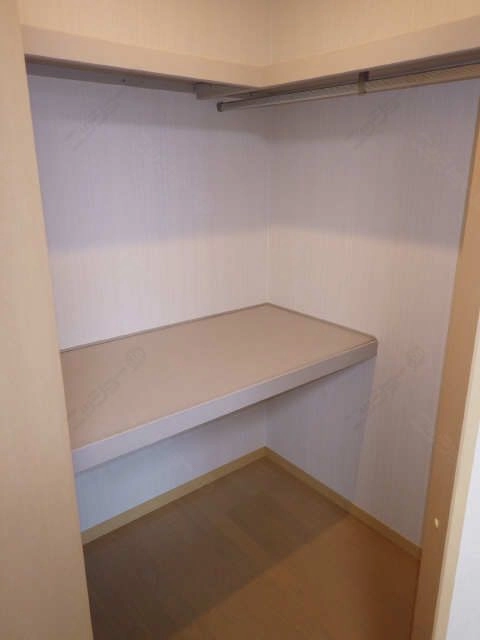 ウォークインクローゼット内