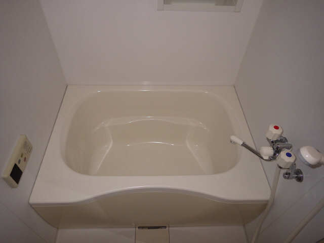 パティオ鳴海 2階 乾燥機能付浴室