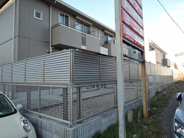専用庭の目隠しフェンス