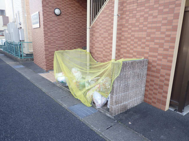 ごみ置き場