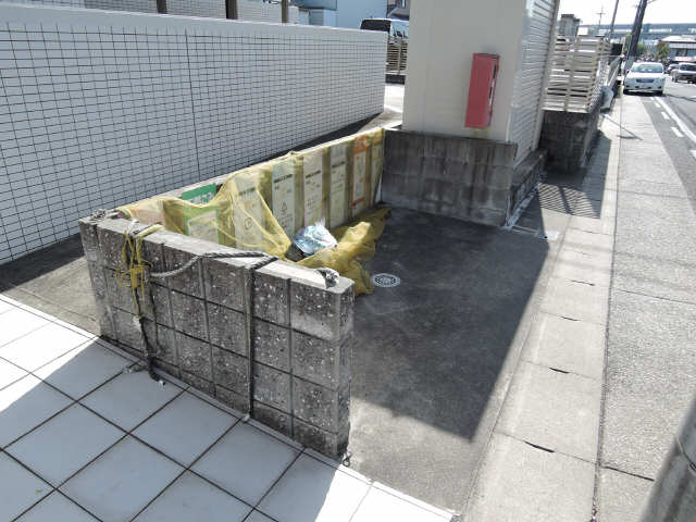 ゴミ置き場