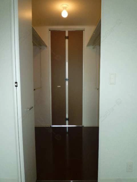 ｳｫｰｸｽﾙｰｸﾛｰｾﾞｯﾄ