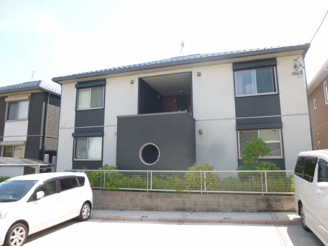北側から見た外観