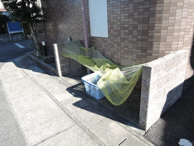 ごみ置き場