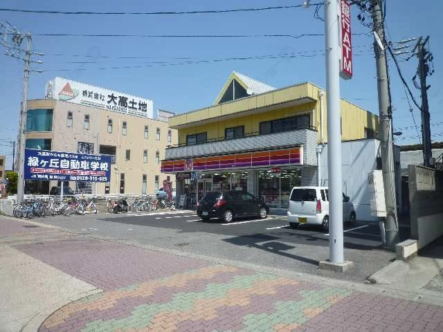 コンビニ歩4分