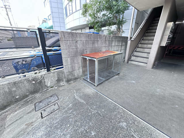 ごみ置き場